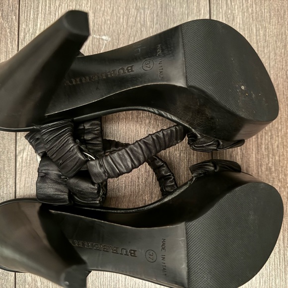 Burberry Heels - Picture 5 of 6